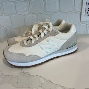 New Balance 515FL3 white with Daisy design sneakers size 8. VGUC. Worn once